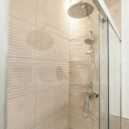 Chic In The Heart Of By Rems Apartment